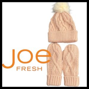 NWOT Joe Fresh Antique Rose Chunky Cable Knit Mittens and Hat with PomPom (O/S)